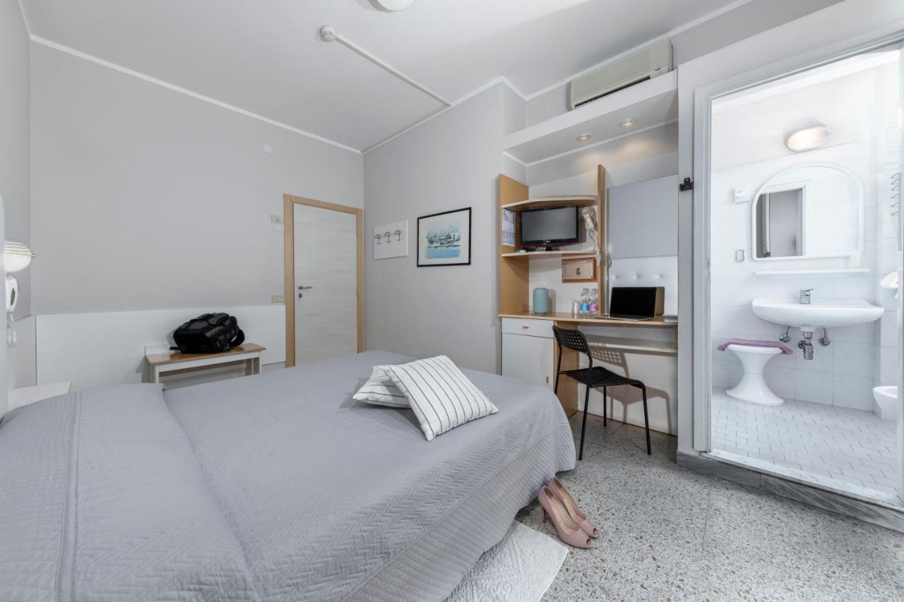 Hotel Eliseo Riccione Exterior photo
