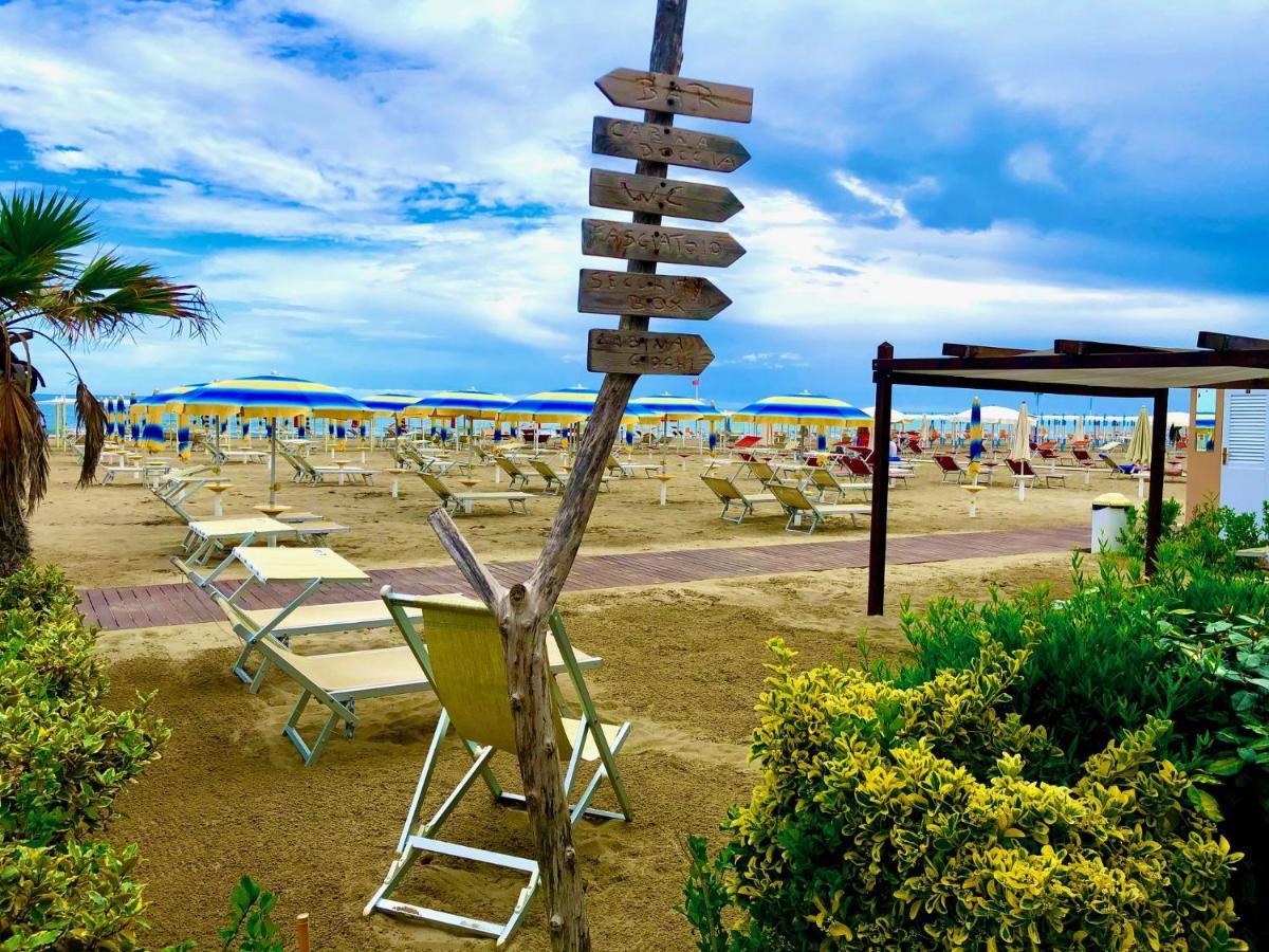 Hotel Eliseo Riccione Exterior photo